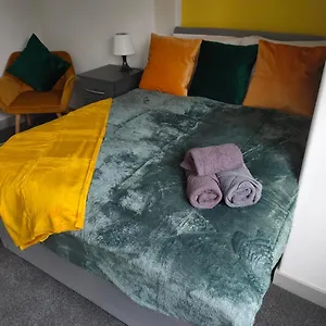  Holiday home Jewel Of Barking London United Kingdom