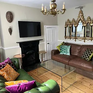  Holiday home The Artist House United Kingdom